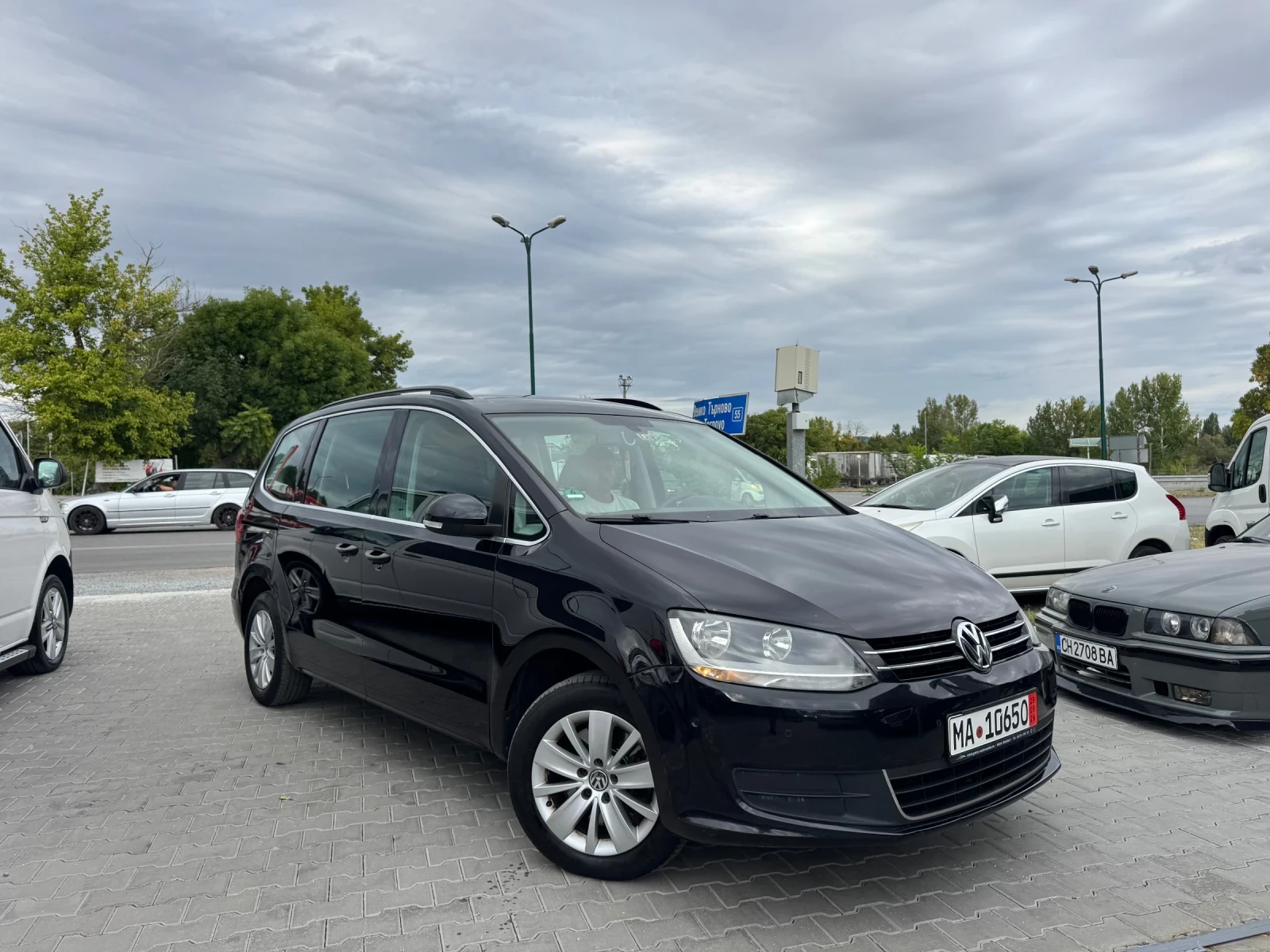 VW Sharan 2.0TDI 140k.c 7места, снимка 2 - Автомобили и джипове - 56182701
