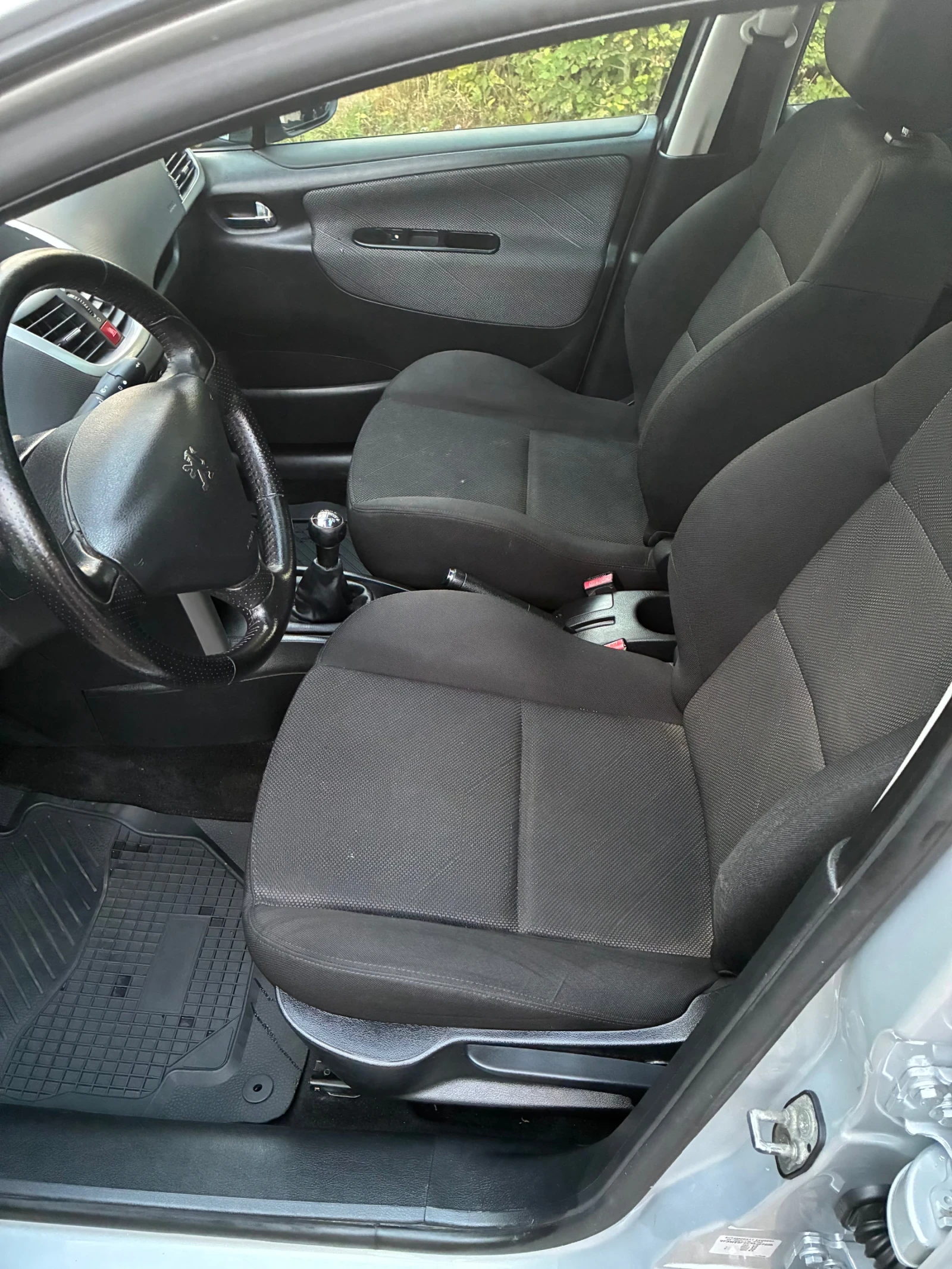 Peugeot 207 1.4i/панорама, снимка 12 - Автомобили и джипове - 56251515