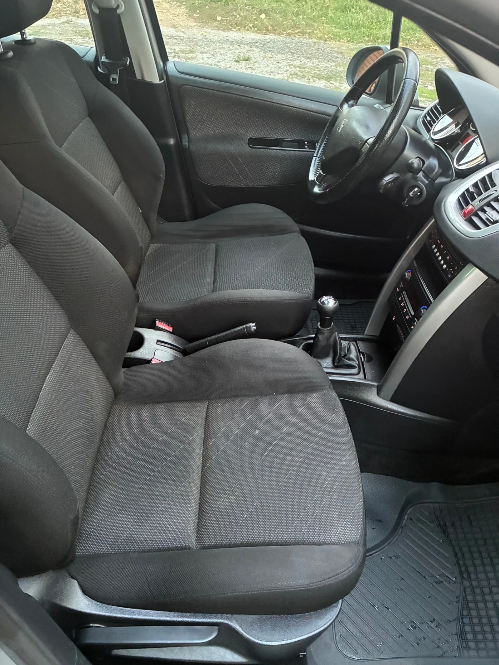 Peugeot 207 1.4i/панорама, снимка 9 - Автомобили и джипове - 56251515
