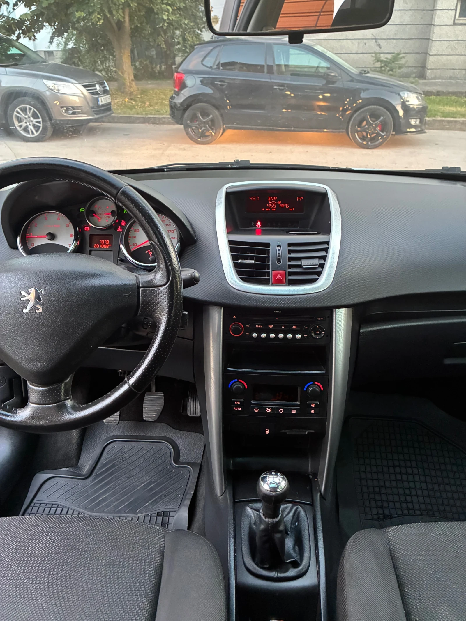Peugeot 207 1.4i/панорама, снимка 11 - Автомобили и джипове - 56251515