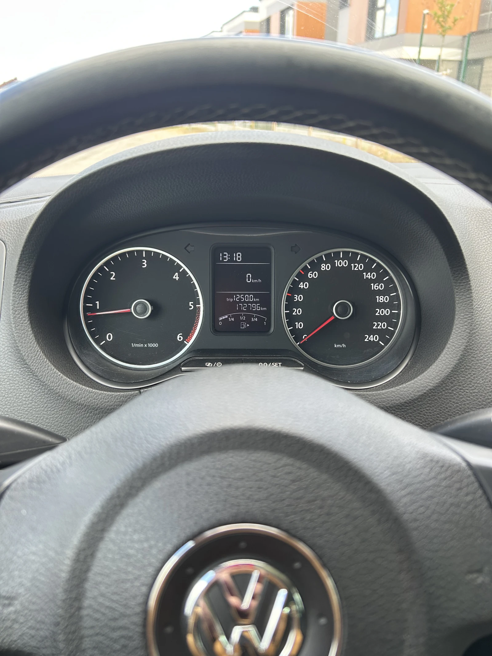 VW Polo 6R, снимка 8 - Автомобили и джипове - 56588053