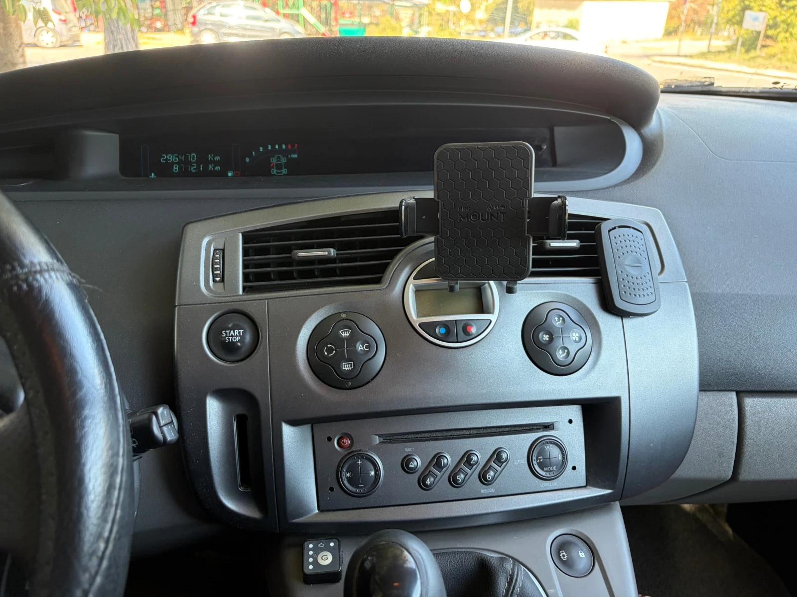 Renault Scenic, снимка 2 - Автомобили и джипове - 56734769