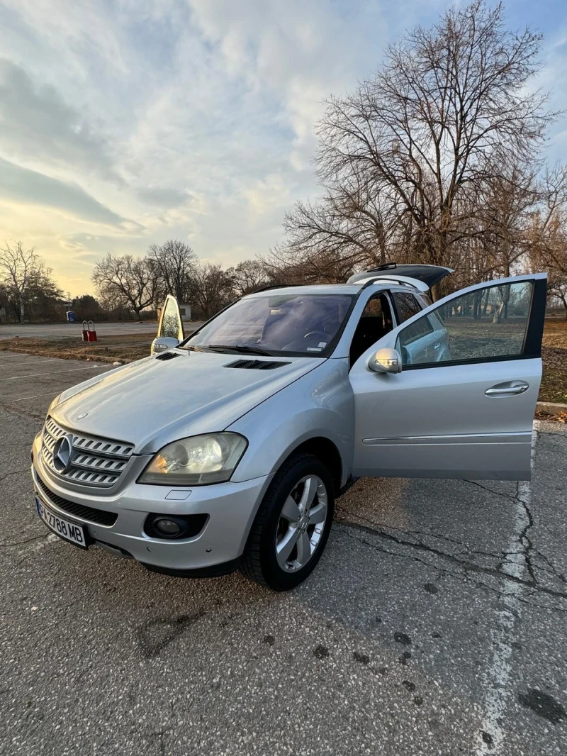 Mercedes-Benz ML 320 НА ПРУЖИНИ, снимка 1 - Автомобили и джипове - 48771639