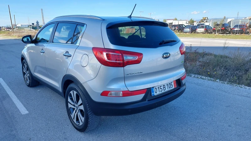 Kia Sportage 1.7 FULL ЕКСТРИ, снимка 6 - Автомобили и джипове - 52178235