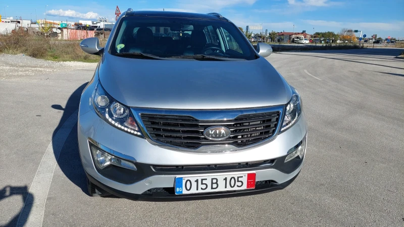 Kia Sportage 1.7 FULL ЕКСТРИ, снимка 2 - Автомобили и джипове - 52178235