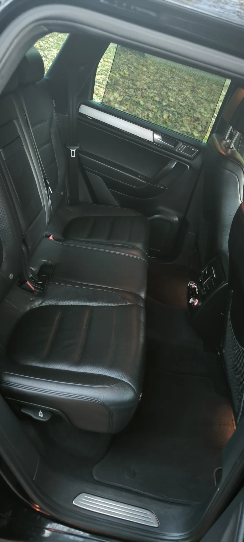 VW Touareg 3.0 TDI 245 к.с. 4x4 / 2011г / Въздушно / Dynaudio, снимка 9 - Автомобили и джипове - 52498540