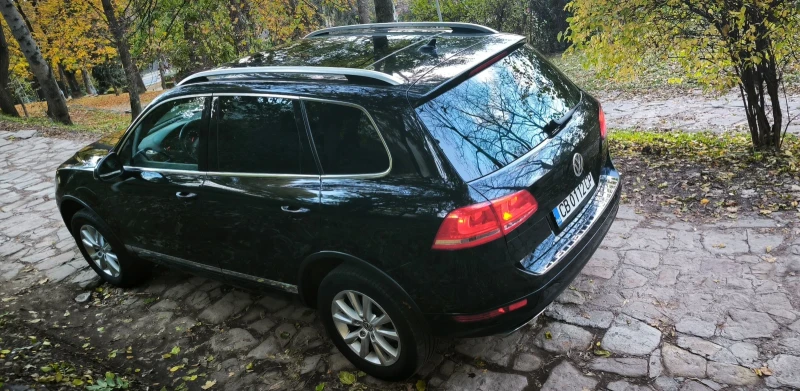 VW Touareg 3.0 TDI 245 к.с. 4x4 / 2011г / Въздушно / Dynaudio, снимка 4 - Автомобили и джипове - 52498540