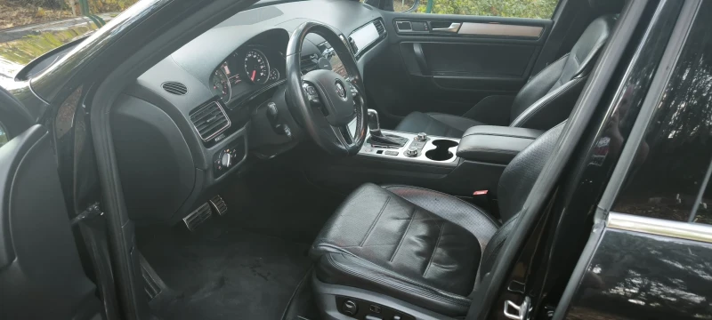VW Touareg 3.0 TDI 245 к.с. 4x4 / 2011г / Въздушно / Dynaudio, снимка 7 - Автомобили и джипове - 52498540