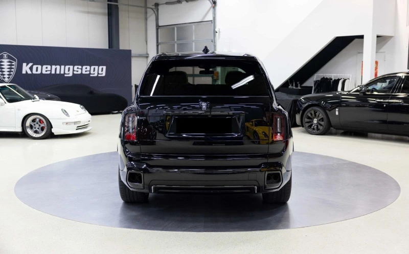 Rolls-Royce Cullinan BLACK BADGE/BESPOKE/SHOOTING STAR/TV/CARBON/, снимка 5 - Автомобили и джипове - 52822246