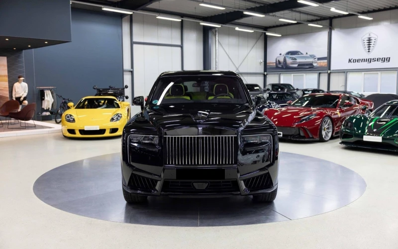 Rolls-Royce Cullinan BLACK BADGE/BESPOKE/SHOOTING STAR/TV/CARBON/, снимка 2 - Автомобили и джипове - 52822246