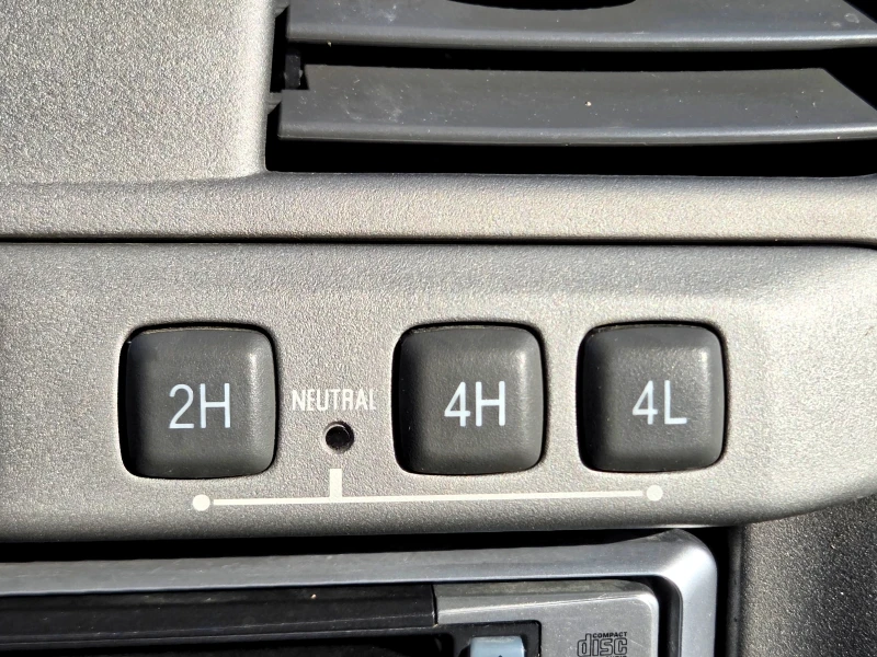 Isuzu D-max 3.0TD 4x4 КЛИМАТИК, снимка 11 - Автомобили и джипове - 53751488