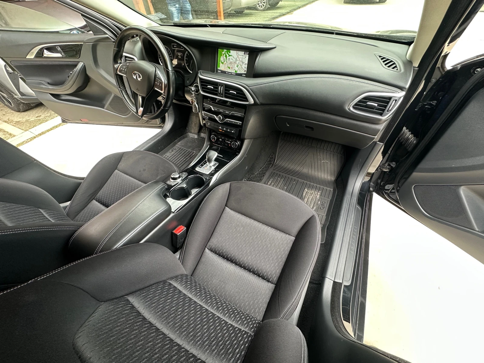 Infiniti Q30  - изображение 9