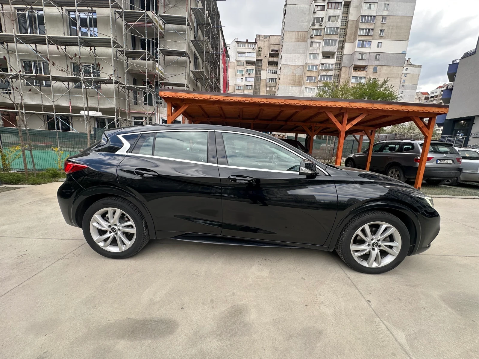 Infiniti Q30  - изображение 3