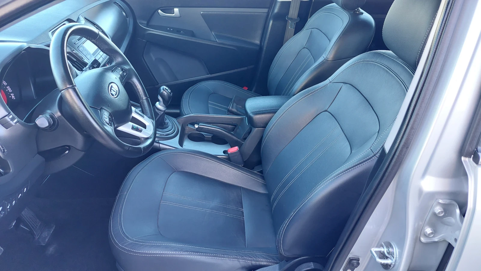 Kia Sportage 1.7 FULL ЕКСТРИ - изображение 8