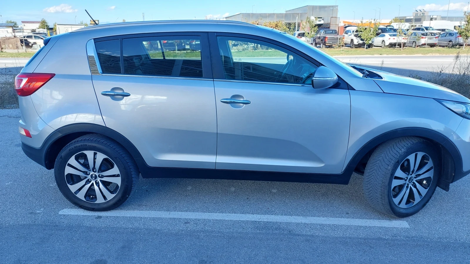 Kia Sportage 1.7 FULL ЕКСТРИ - изображение 3