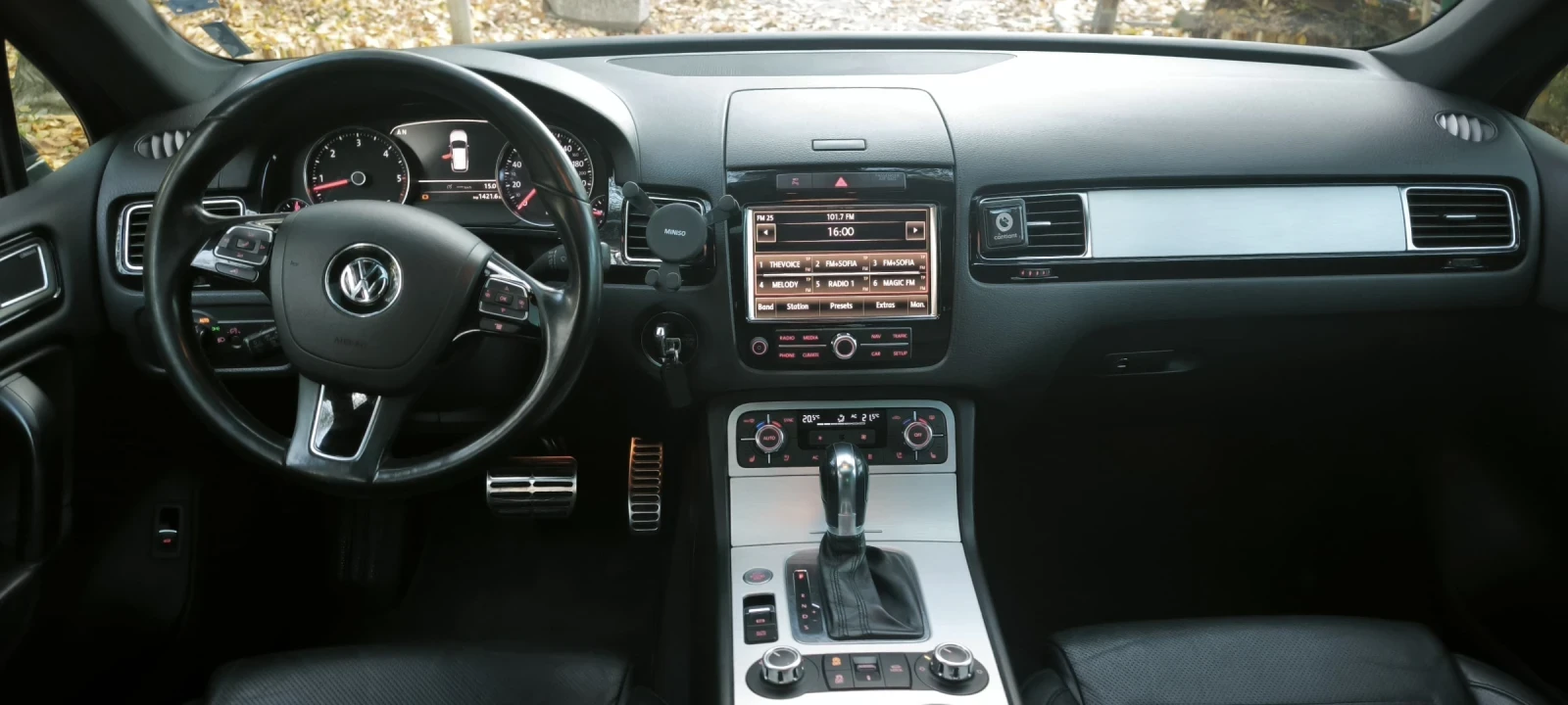 VW Touareg 3.0 TDI 245 к.с. 4x4 / 2011г / Въздушно / Dynaudio - изображение 5