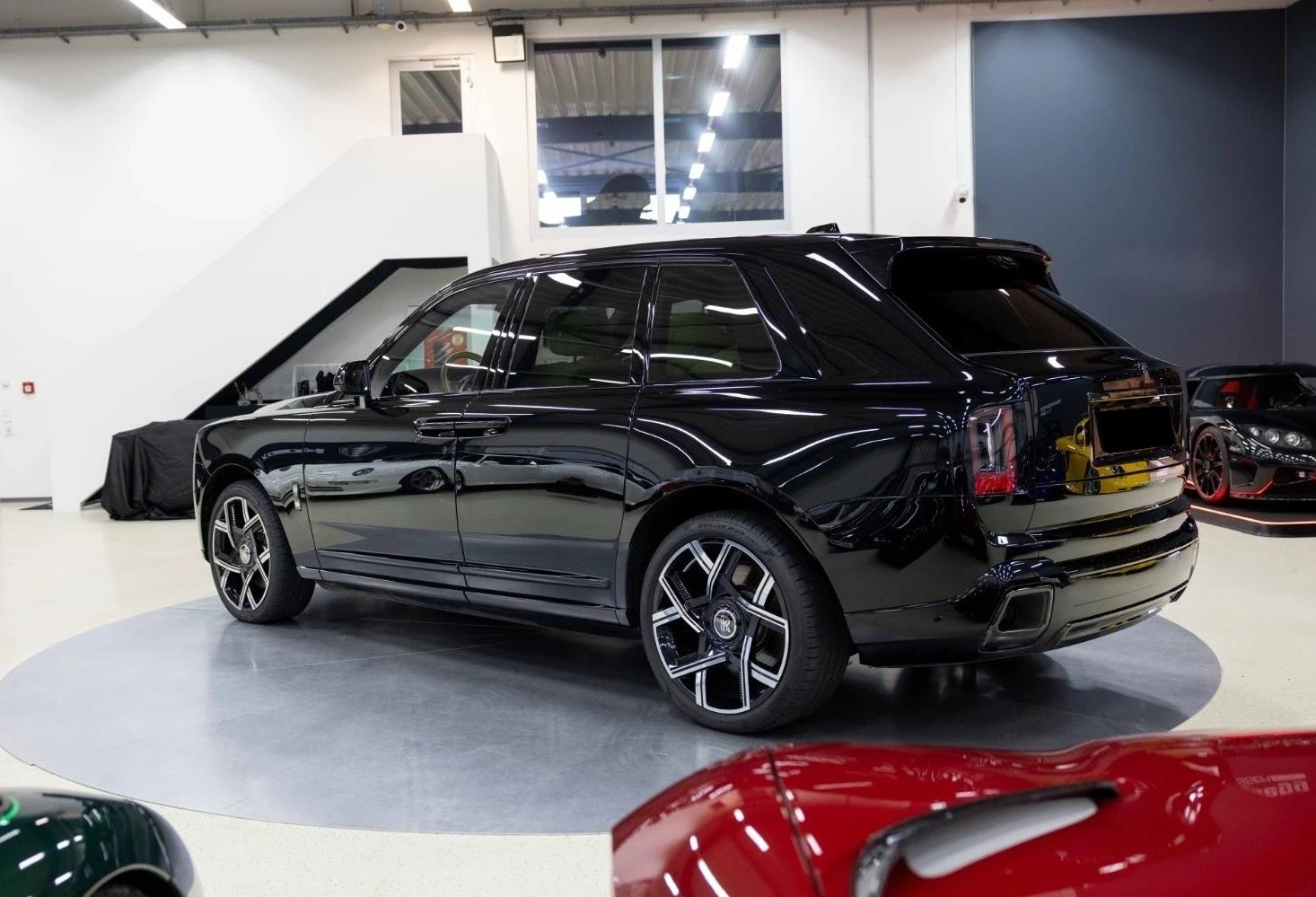 Rolls-Royce Cullinan BLACK BADGE/FACELIFT/BESPOKE/SHOOTING STAR/CARBON/ - изображение 4