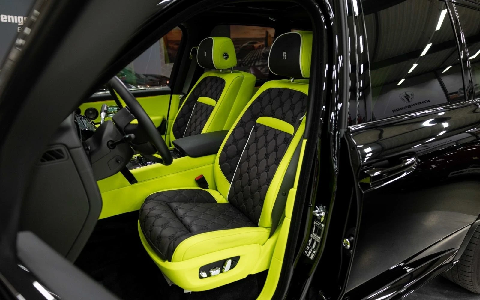 Rolls-Royce Cullinan BLACK BADGE/FACELIFT/BESPOKE/SHOOTING STAR/CARBON/ - изображение 10