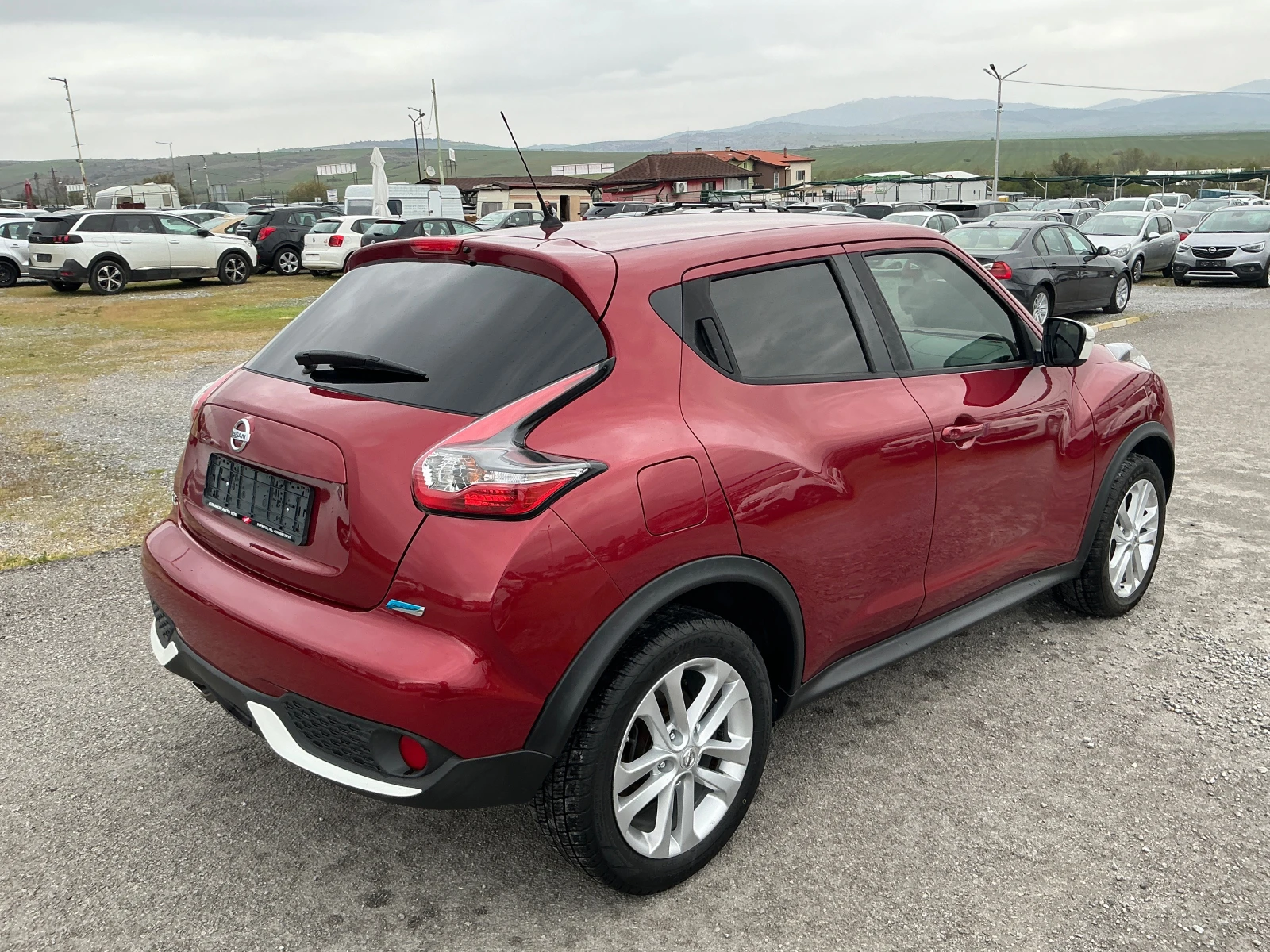 Nissan Juke 1.5 DCI, снимка 8 - Автомобили и джипове - 53035659