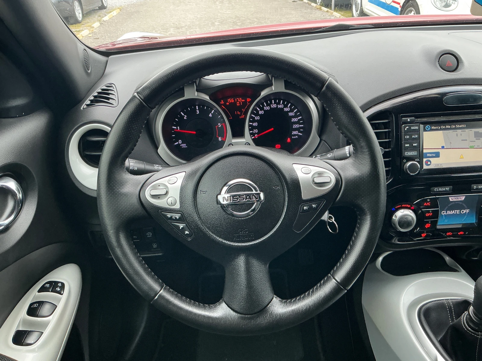 Nissan Juke 1.5 DCI, снимка 11 - Автомобили и джипове - 53035659