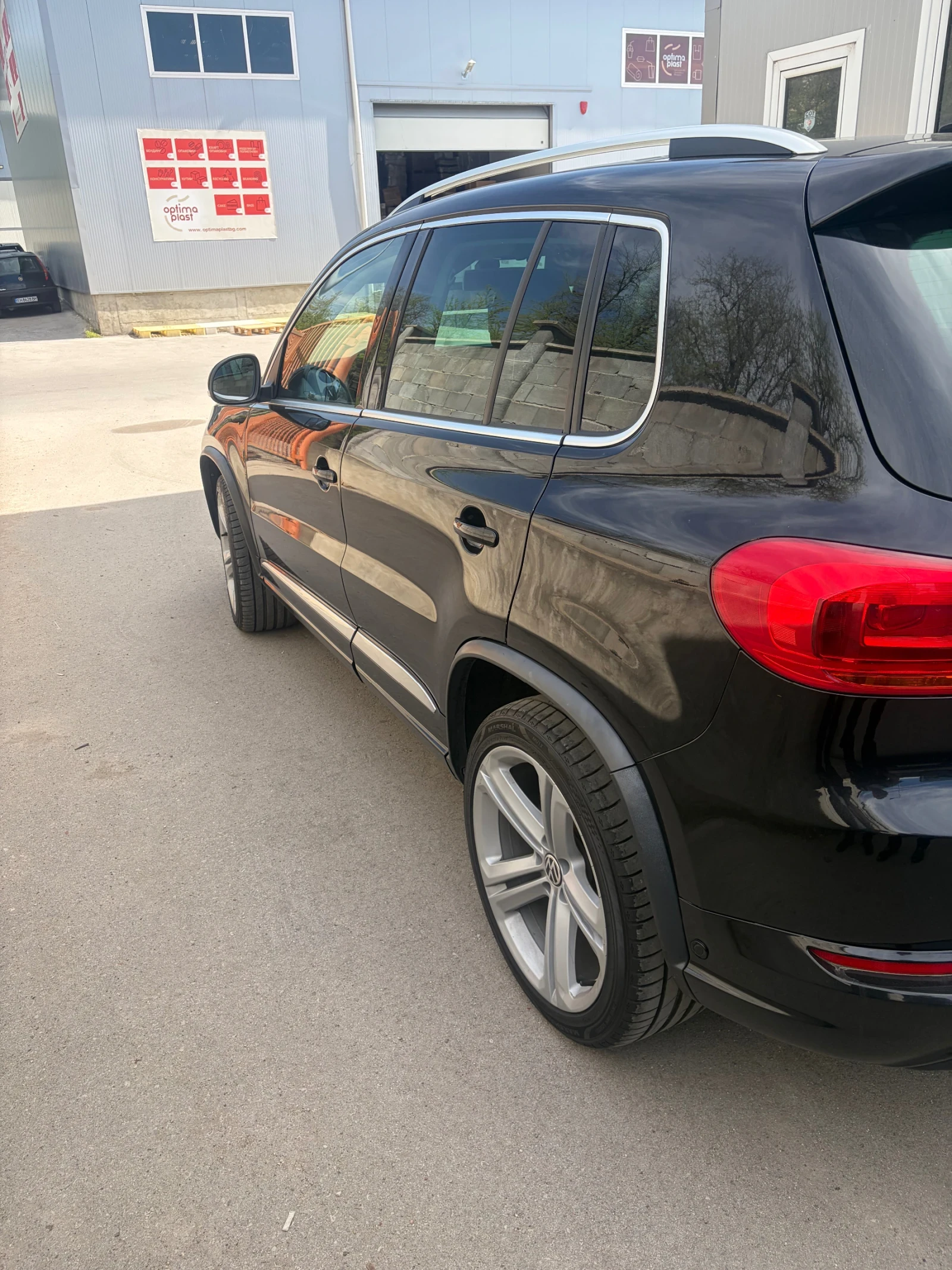 VW Tiguan, снимка 6 - Автомобили и джипове - 54343475