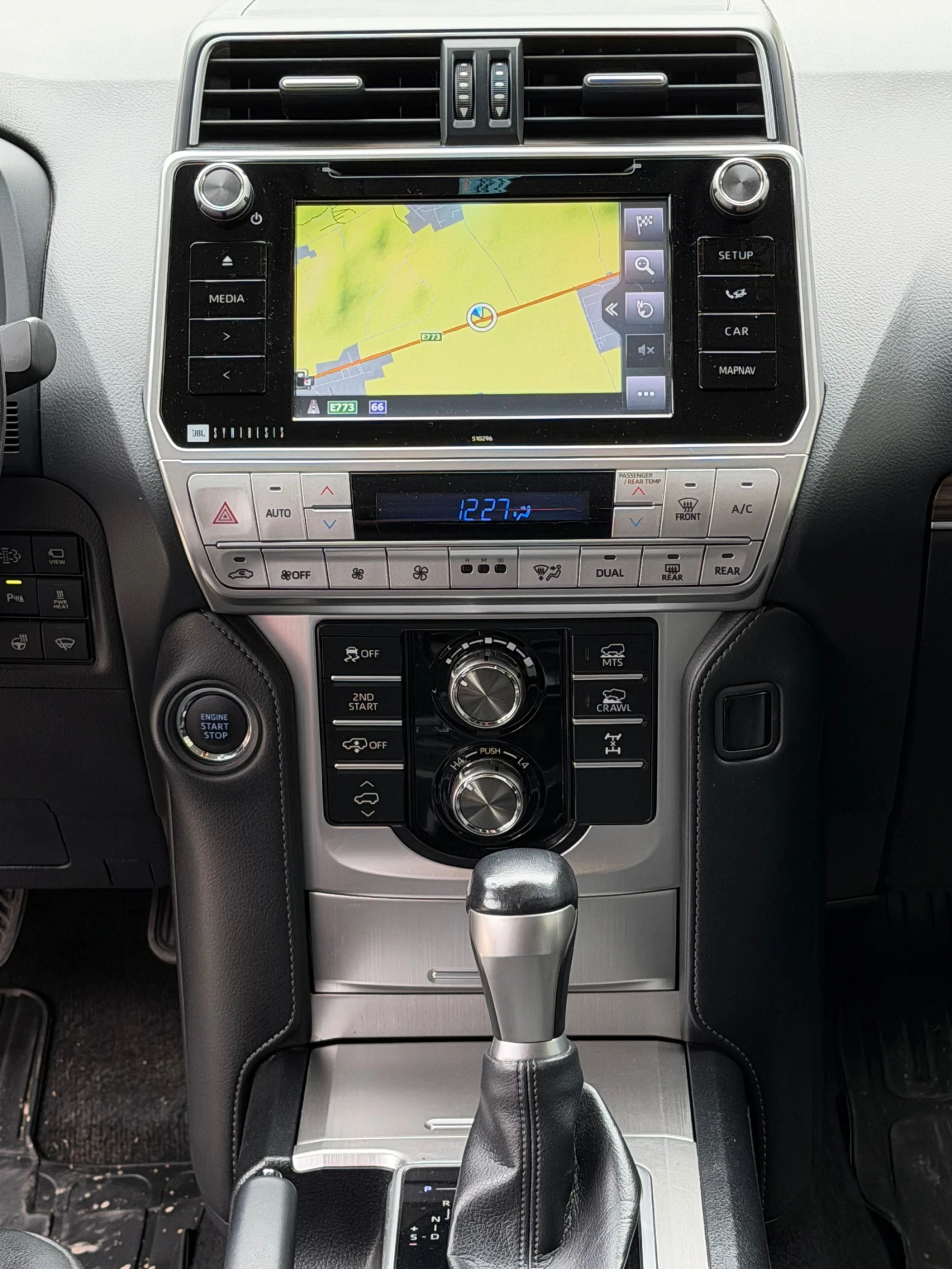 Toyota Land cruiser 150, 2.8Dizel automat, снимка 15 - Автомобили и джипове - 54510764