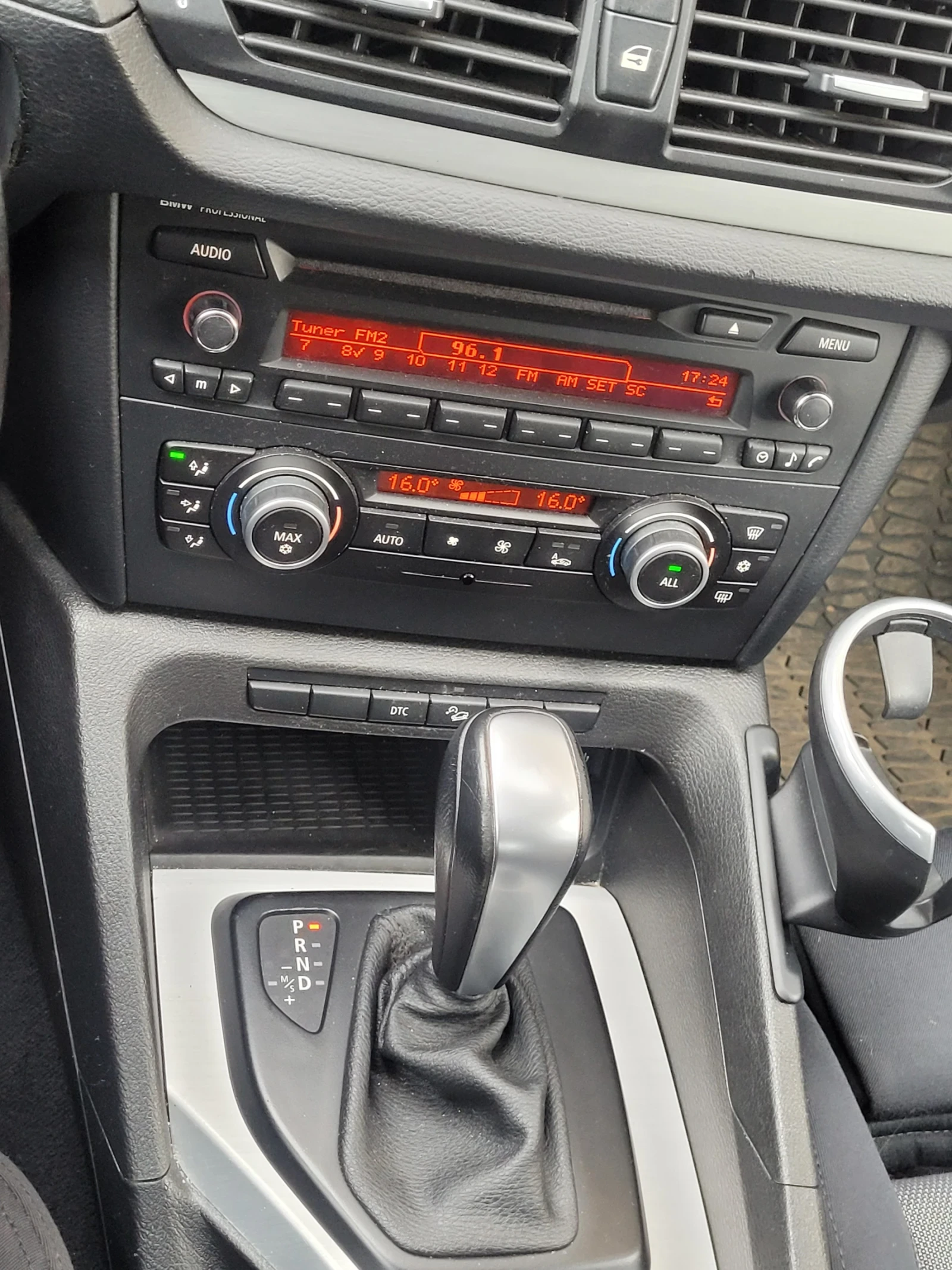 BMW X1, снимка 9 - Автомобили и джипове - 54670236