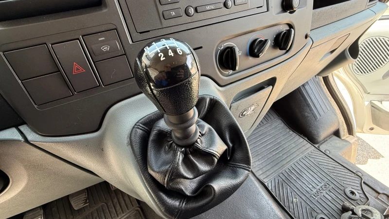 Ford Transit 2.4 tdci rwd, снимка 13 - Бусове и автобуси - 52338799