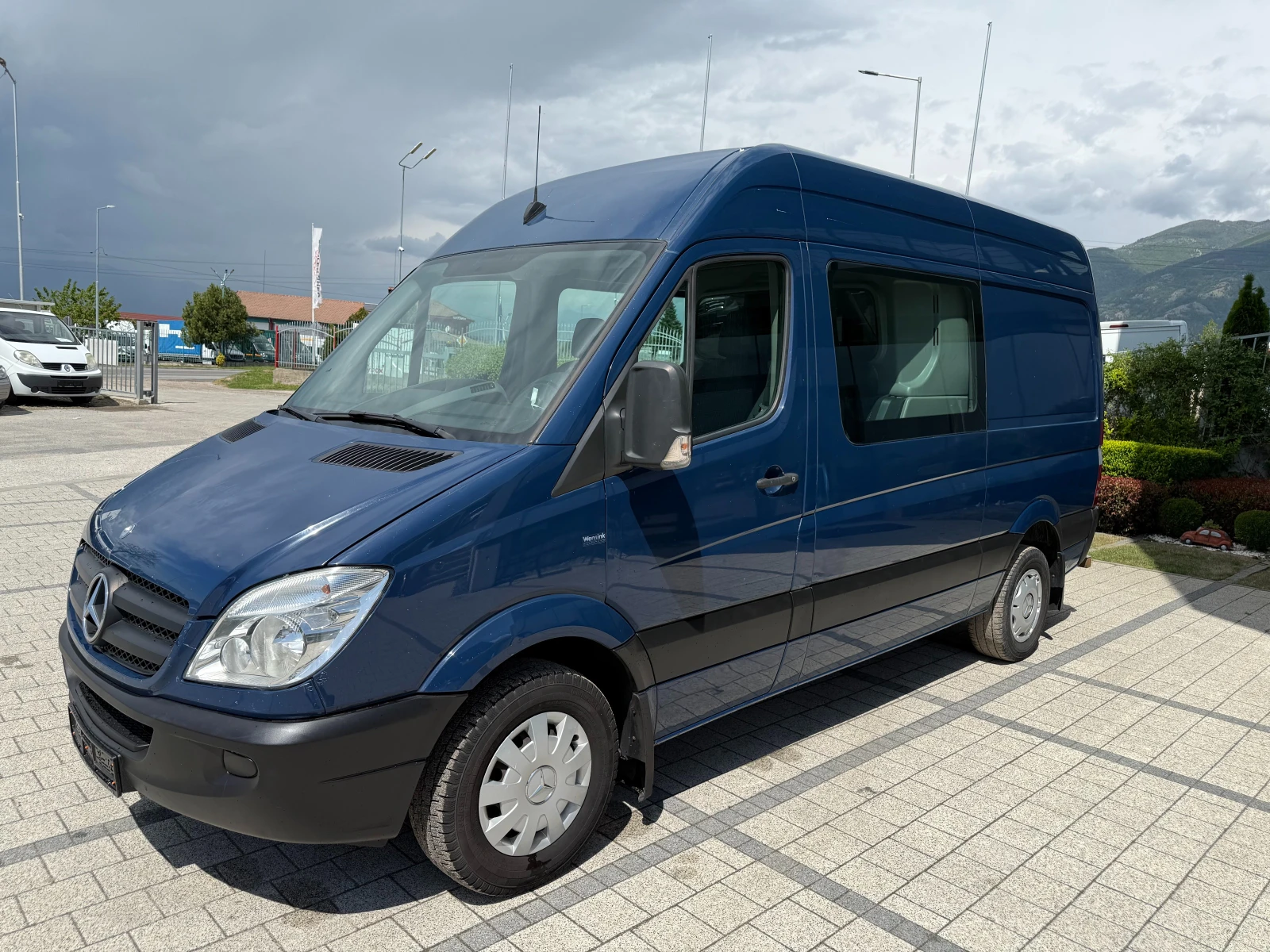 Mercedes-Benz Sprinter 318 CDI Товаропътнически 5-местен Климатроник  - изображение 3