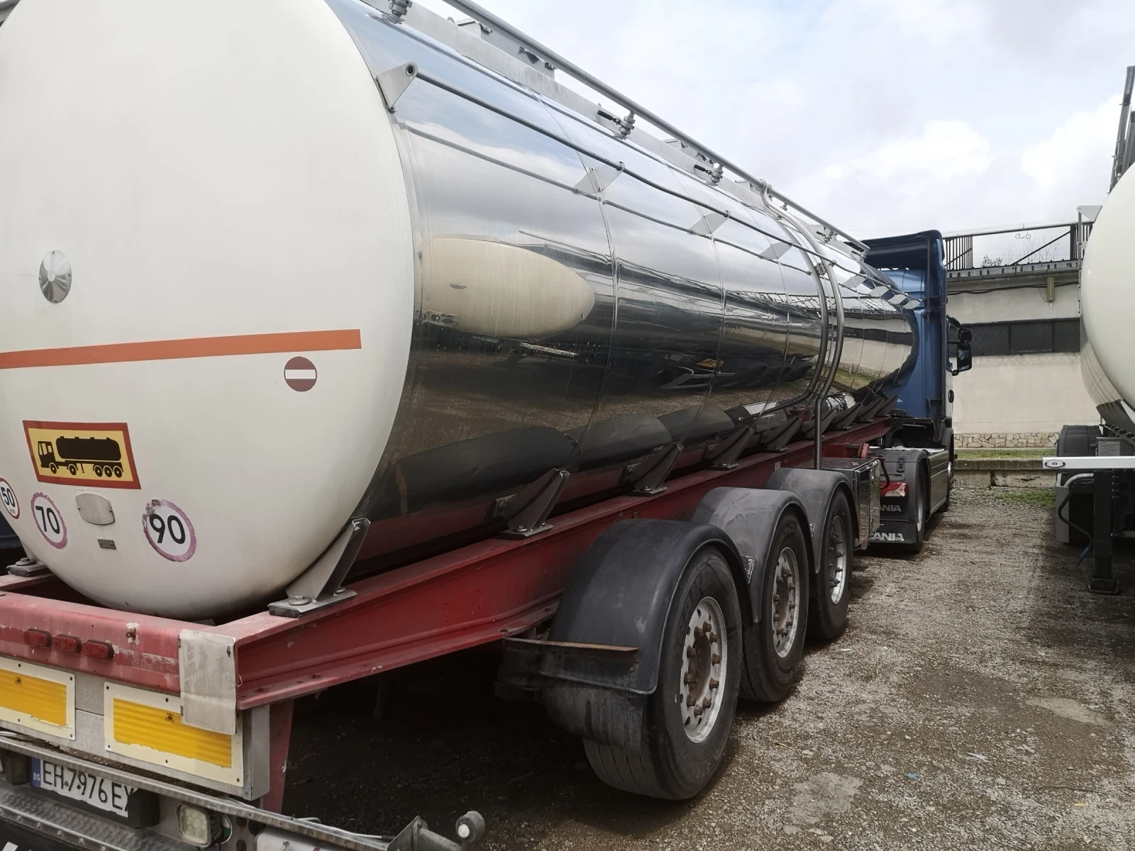  Menci | Mobile.bg   3