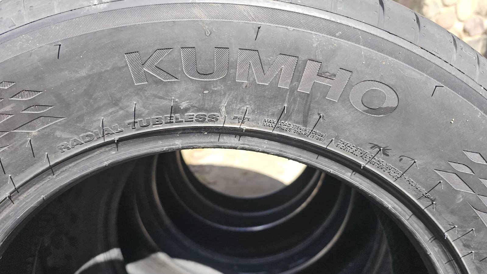 Гуми Летни 215/65R17, снимка 2 - Гуми и джанти - 54102702
