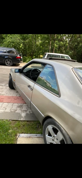 Mercedes-Benz 124 2.3, снимка 3