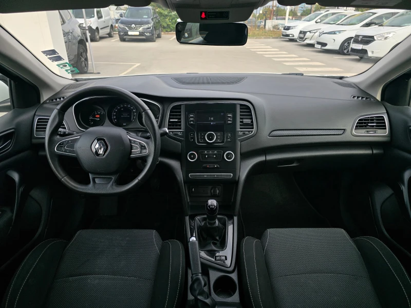 Renault Megane 1.5 dCi, снимка 7 - Автомобили и джипове - 47271031