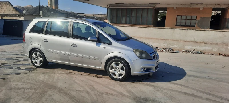 Opel Zafira, снимка 1 - Автомобили и джипове - 49026115