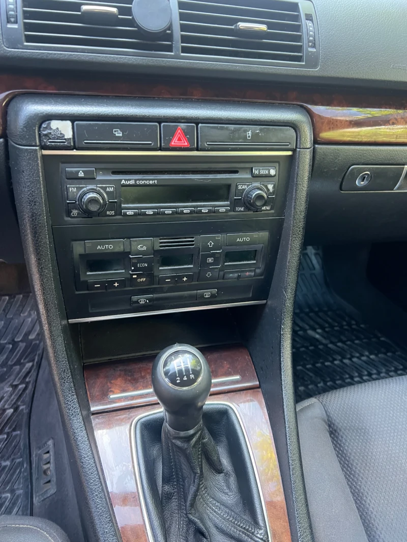 Audi A4 1.8T АГУ, снимка 7 - Автомобили и джипове - 52506628