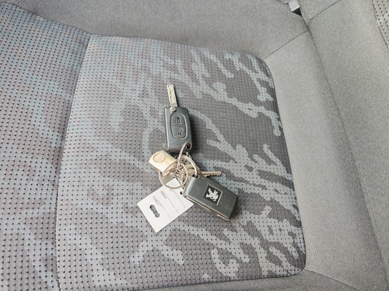 Peugeot 3008 1.6 ДИЗЕЛ  НАВИ, снимка 17 - Автомобили и джипове - 52837523