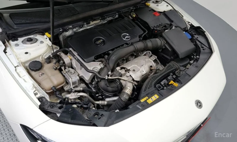 Mercedes-Benz CLA 250, снимка 6 - Автомобили и джипове - 52962223