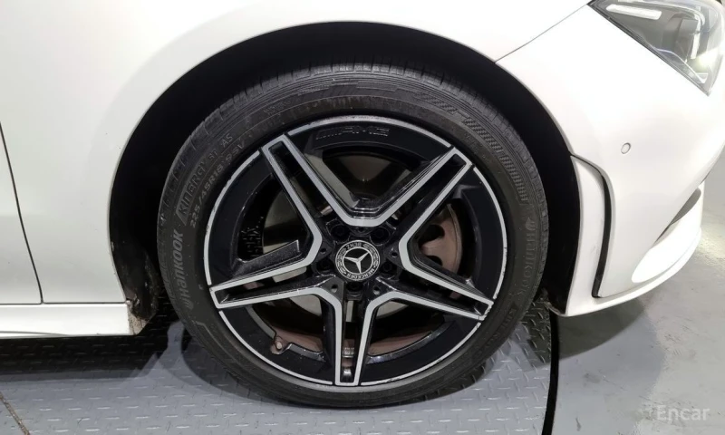 Mercedes-Benz CLA 250, снимка 5 - Автомобили и джипове - 52962223
