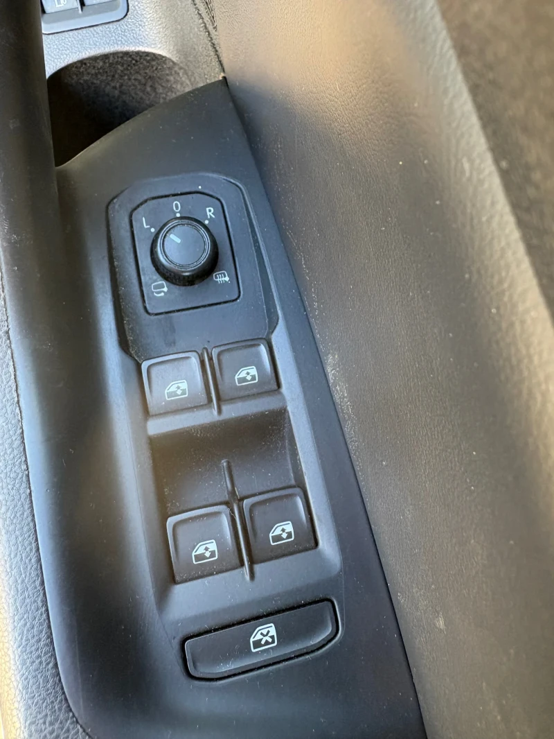 VW Passat 1.4 tsi plug in hybrid, снимка 8 - Автомобили и джипове - 53197688