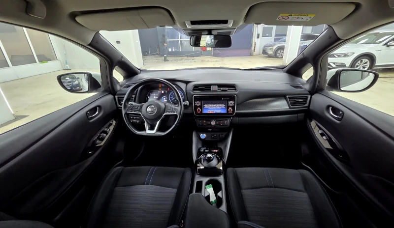 Nissan Leaf  Сервизна Книжка/Гаранционен, снимка 12 - Автомобили и джипове - 53500200