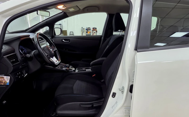 Nissan Leaf  Сервизна Книжка/Гаранционен, снимка 8 - Автомобили и джипове - 53500200