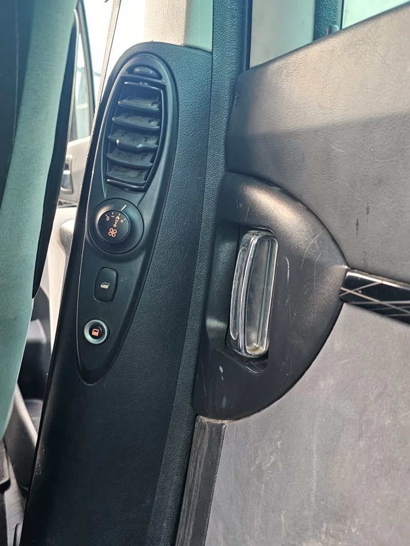 Citroen C8, снимка 10 - Автомобили и джипове - 53599633