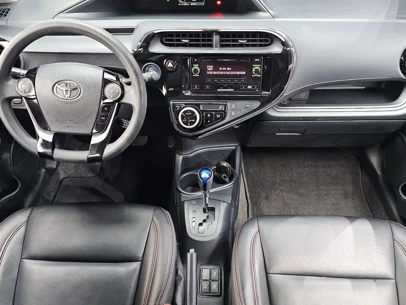 Toyota Prius C 1.5 Хибрид, снимка 3 - Автомобили и джипове - 55643731