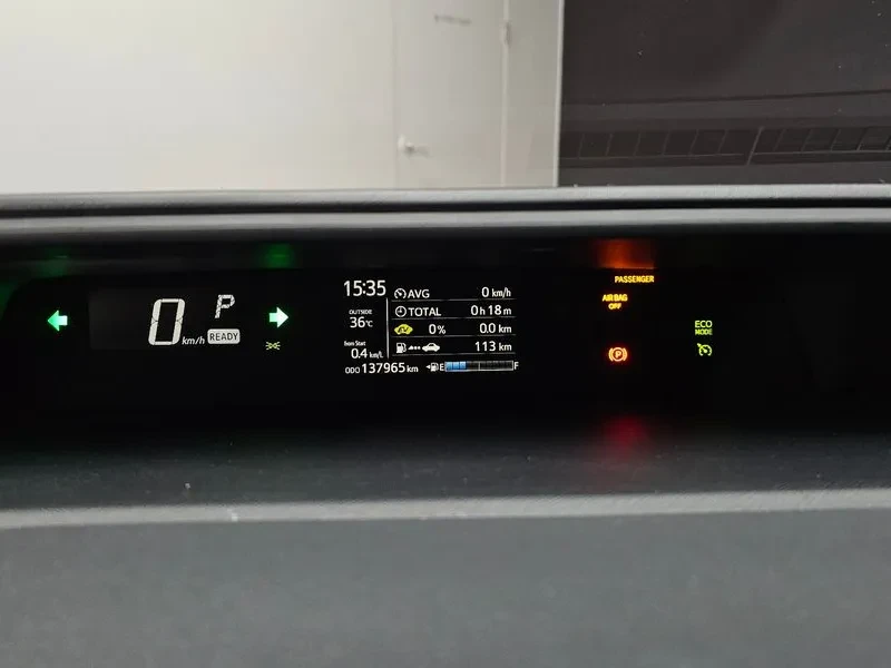 Toyota Prius C 1.5 Хибрид, снимка 5 - Автомобили и джипове - 55643731