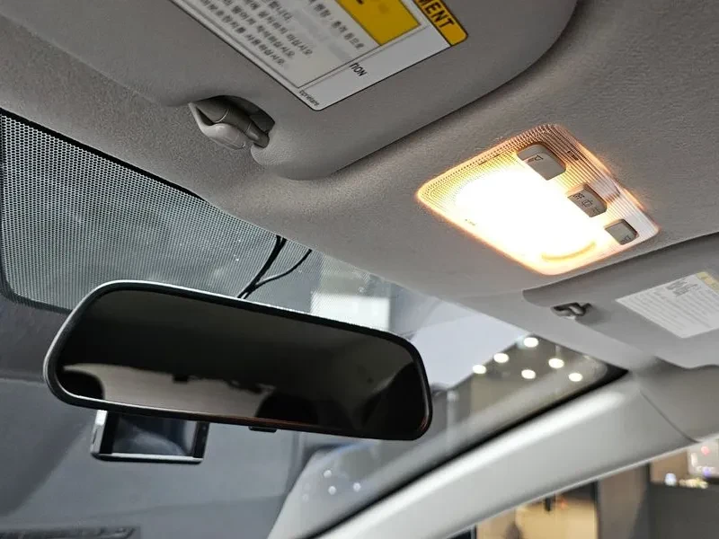 Toyota Prius C 1.5 Хибрид, снимка 10 - Автомобили и джипове - 55643731