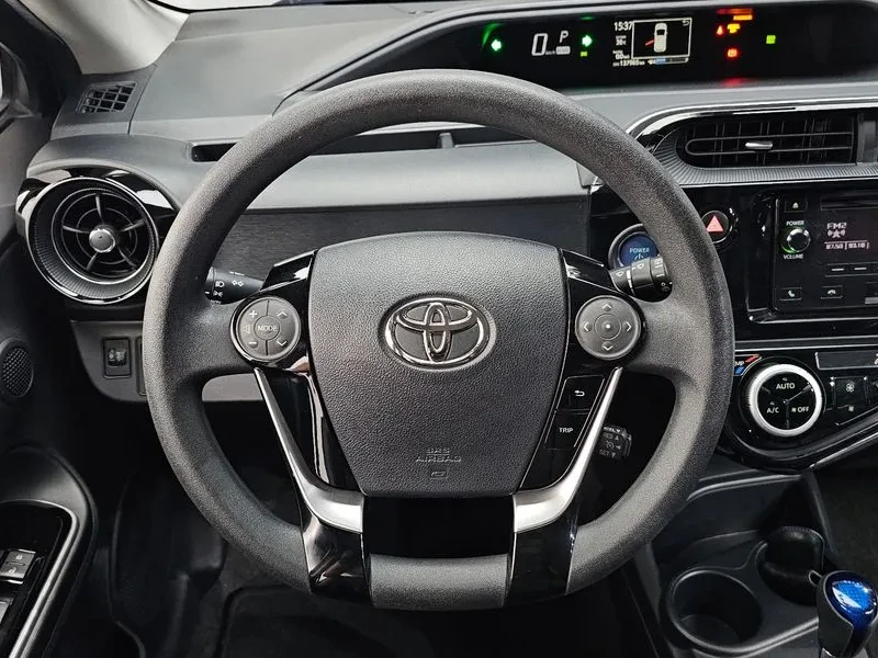 Toyota Prius C 1.5 Хибрид, снимка 4 - Автомобили и джипове - 55643731