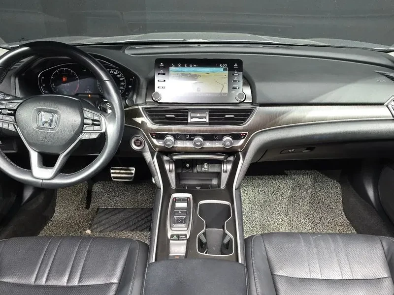 Honda Accord 2.0 Turbo Sports, снимка 7 - Автомобили и джипове - 55921767