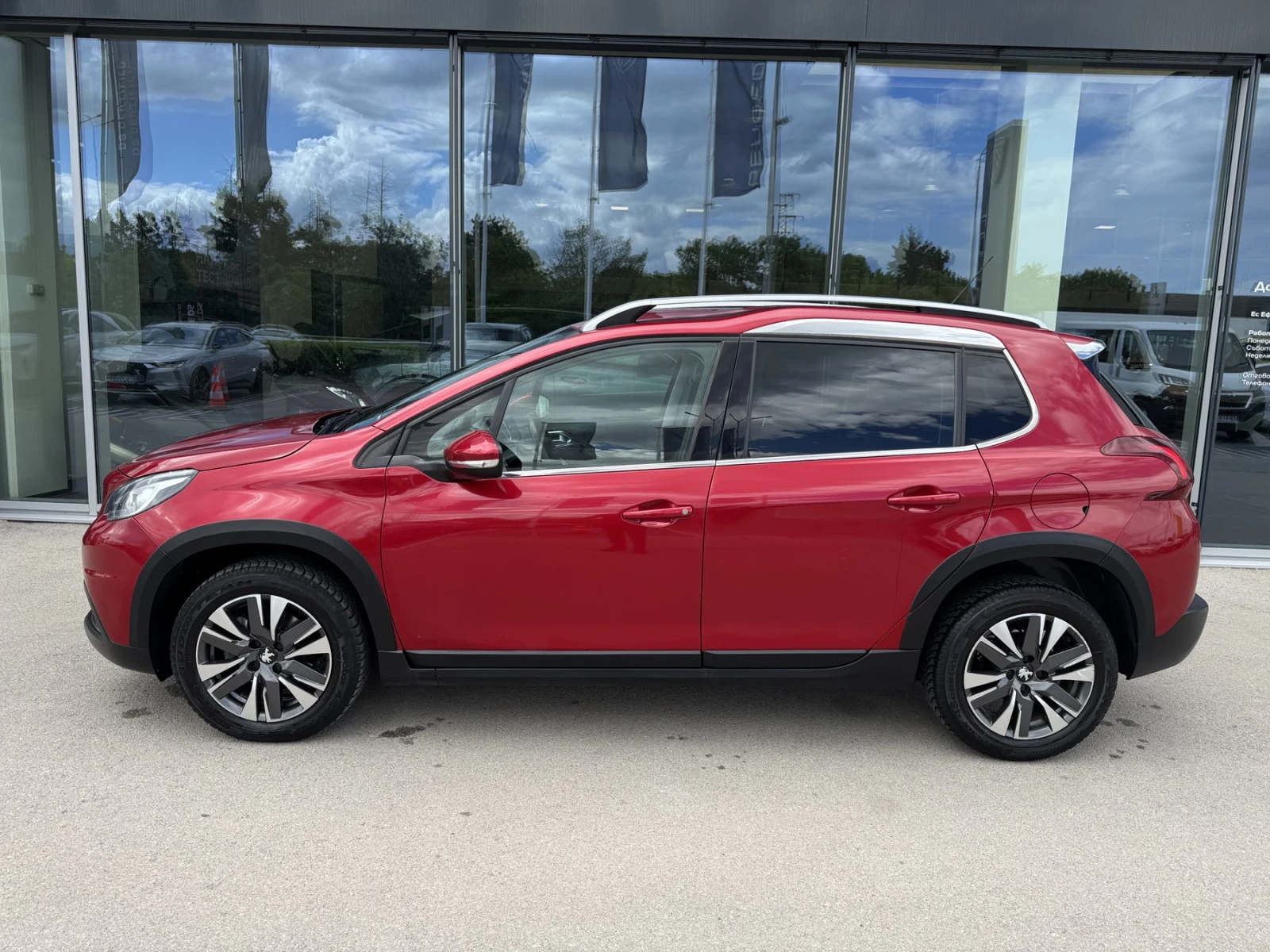 Peugeot 2008 NEW ALLURE 1.2 e-THP 110 EAT6 STT EURO 6.2 - изображение 8