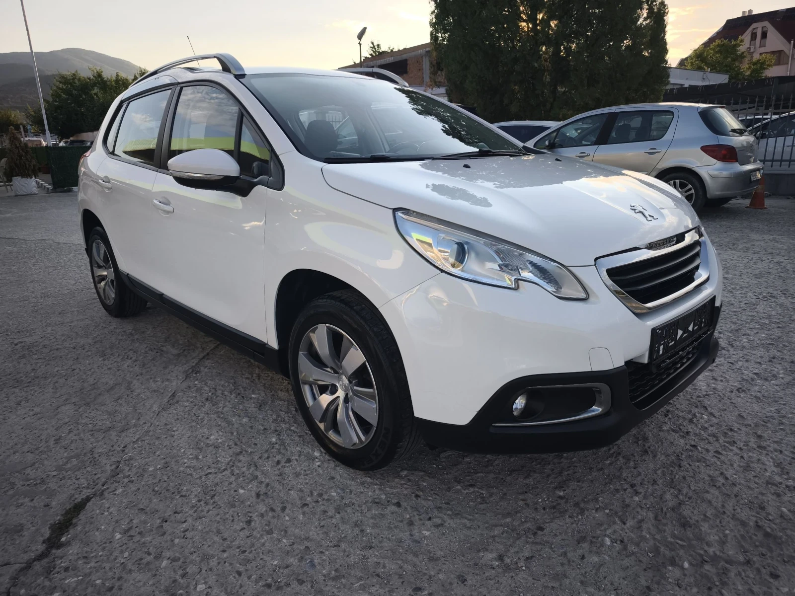 Peugeot 2008 1.6HDI FULL SERVICE IN PEUGEOT NEW !!! - изображение 3