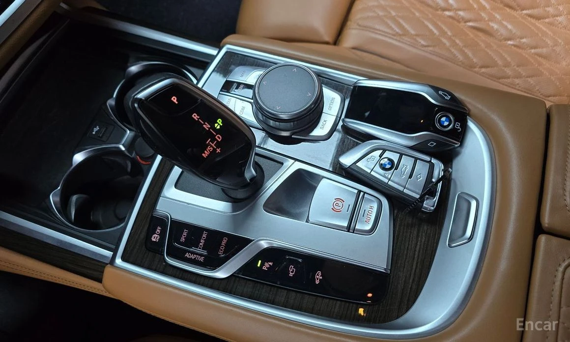 BMW 730 d PURE EXCELLENCE* HARMAN KARDON* 360* HEAD-UP* , снимка 11 - Автомобили и джипове - 54153396